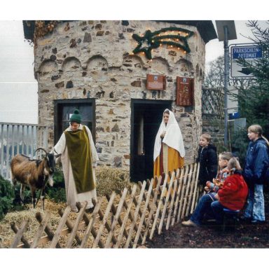 Deutsch-polnisch-litauischer Weihnachtsmarkt „Andrzejki“ auf dem Karoline-Kahn-Platz 2002